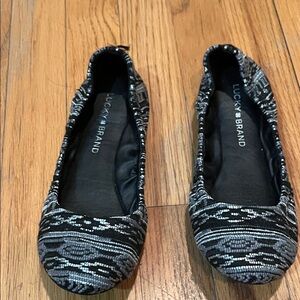 Lucky Brand Women's Patterned Black and Gray Loafers